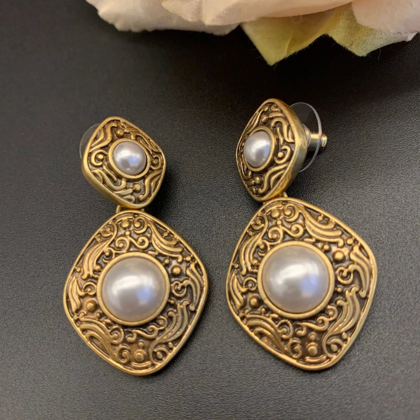 Boucles d'oreilles vintage en or et perles