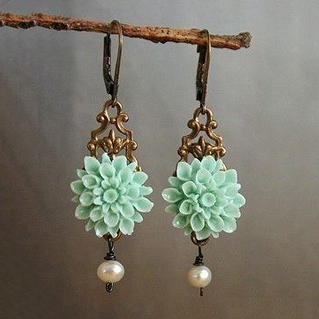 Boucles d'oreilles Boho avec Fleur Turquoise et Perle