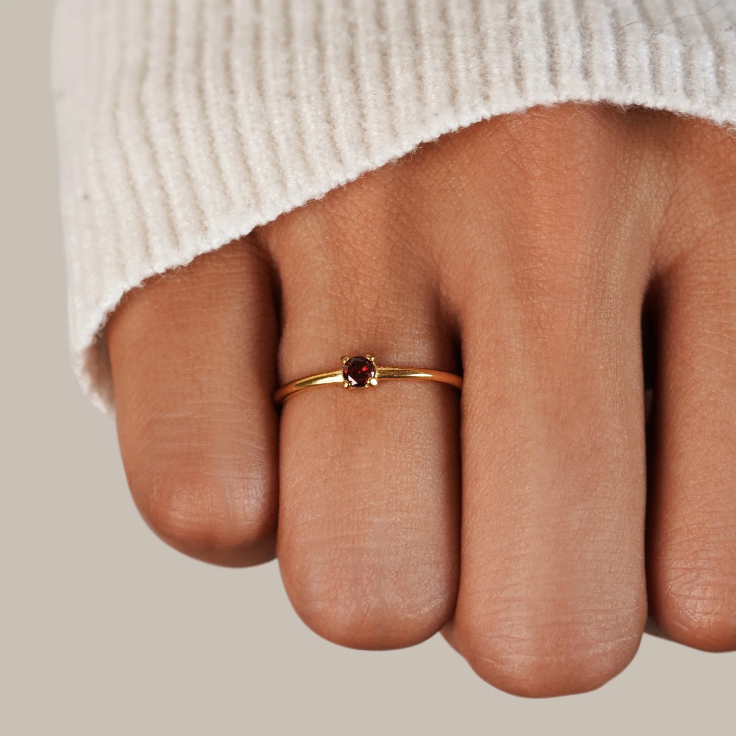Bague élégante avec zircon