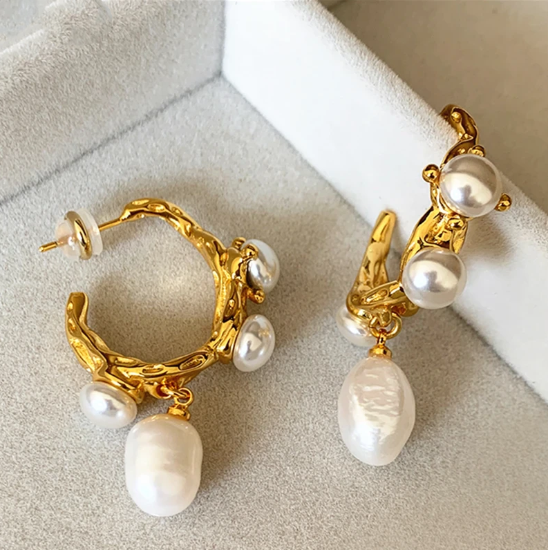 Boucles d'oreilles élégantes en perles baroques irrégulières