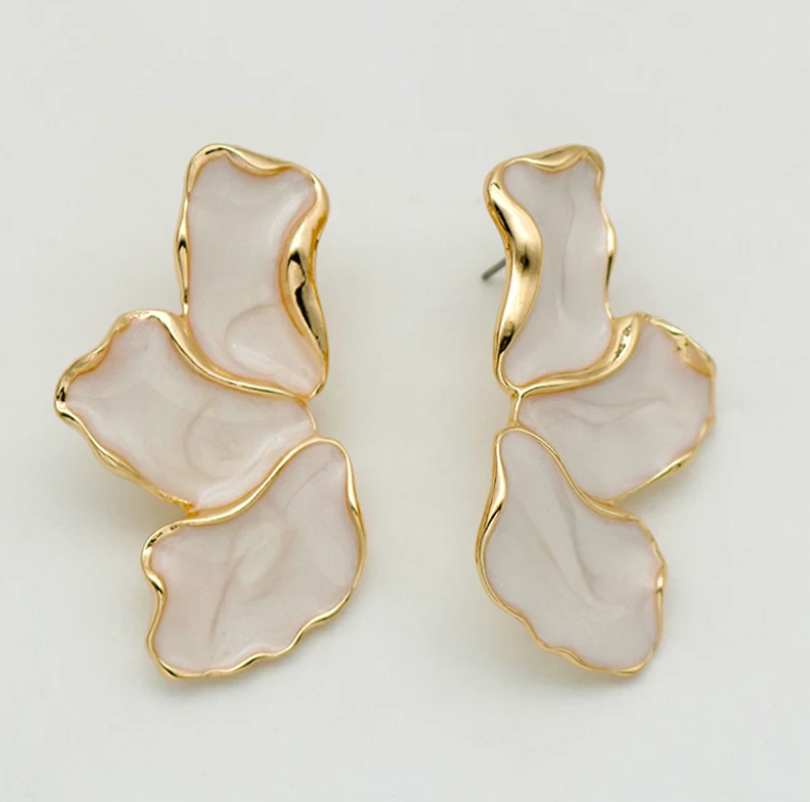 Boucles d'oreilles élégantes en or blanc