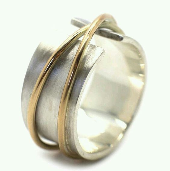 Bague vintage en or fin et argent