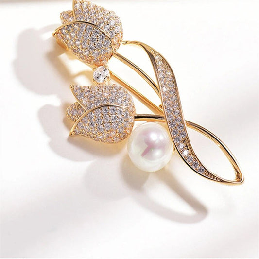 Broche Tulipe avec Zircon et Perle en Or