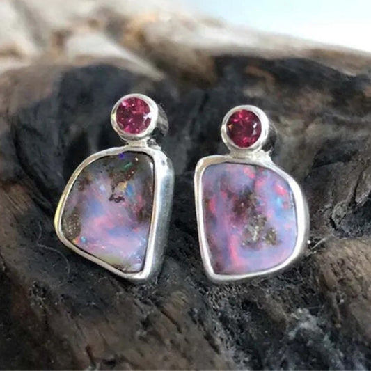 Boucles d'oreilles vintage avec pierre violette et zircon rouge
