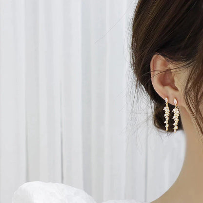Boucles d'Oreilles Pendantes avec Feuilles en Zirconium en Or