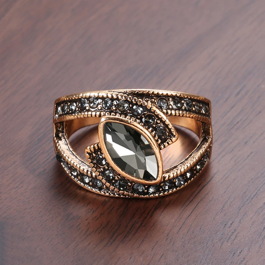 Élégante bague en cristal noir