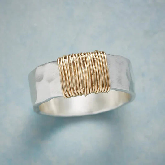 Bague vintage en fil d'or en argent