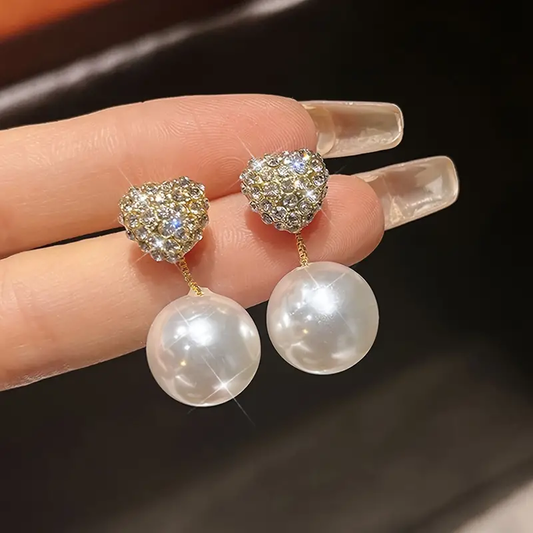 Boucles d'oreilles élégantes en perles avec cœur pailleté