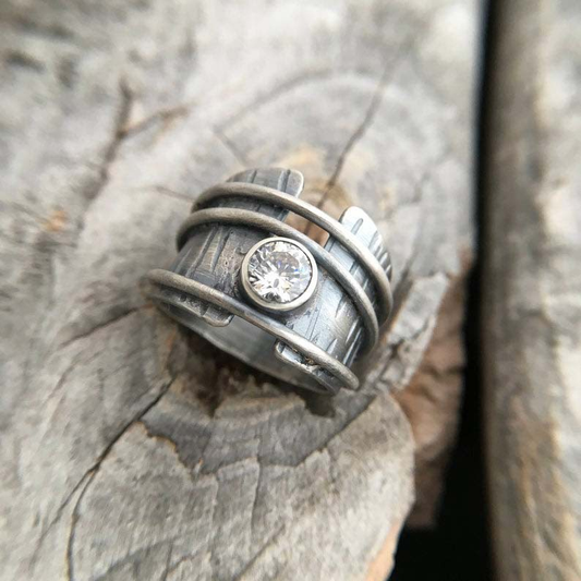 Bague en argent avec incrustation de cristal vintage